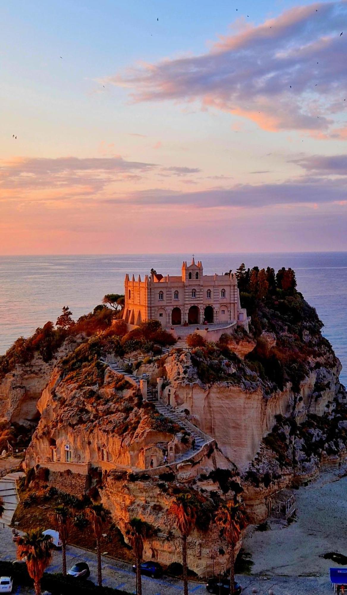 Apartamento In The Heart Of The Historic Center, Near The Sea Tropea Exterior foto